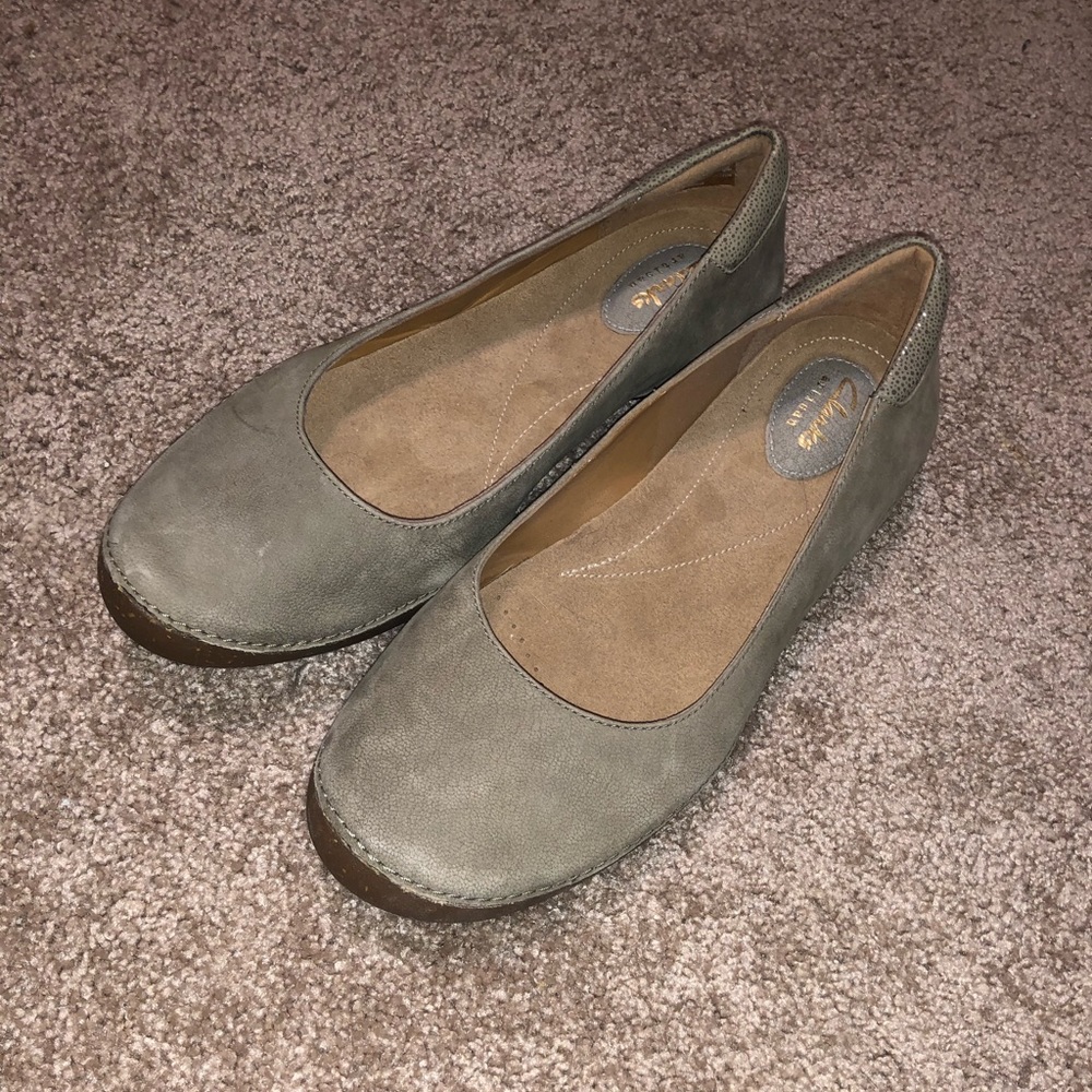 Clarks Artisan Olive Flats